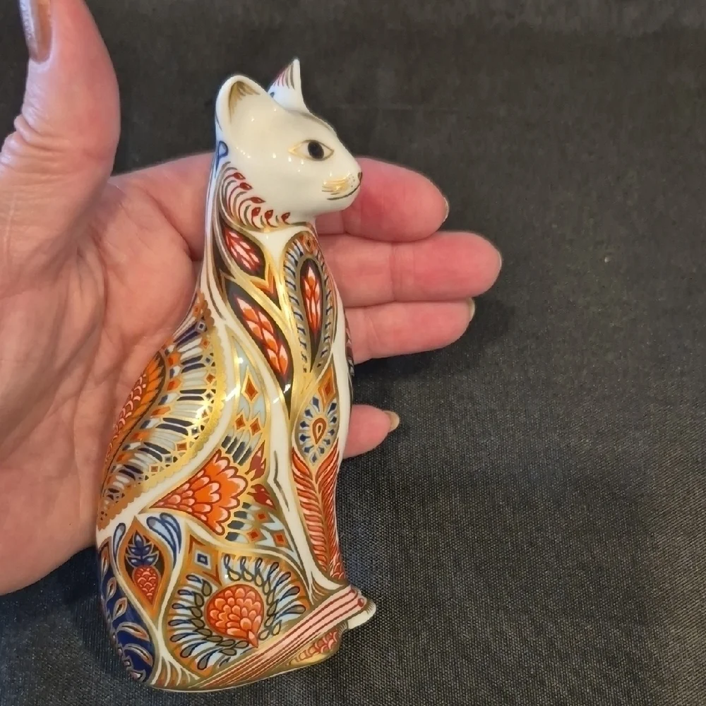 Royal Grand Derby Siamese Imari Porcelain Cat.